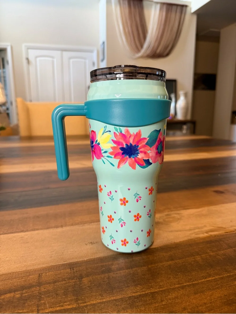 The Pioneer Woman Mint Floral Travel Mug with Teal Handle, 40oz